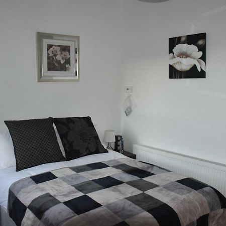 Flat G/R 59 Erskine Street Абърдийн Екстериор снимка